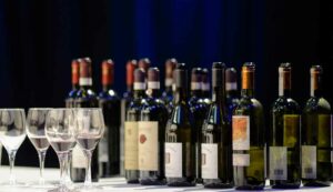 epicurean-market-2014-the-diversity-of-italy-wines-from-the-alsp-to-sicily-by-giaovanni-oliva