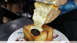 bojio cafe - raclette toast cheese