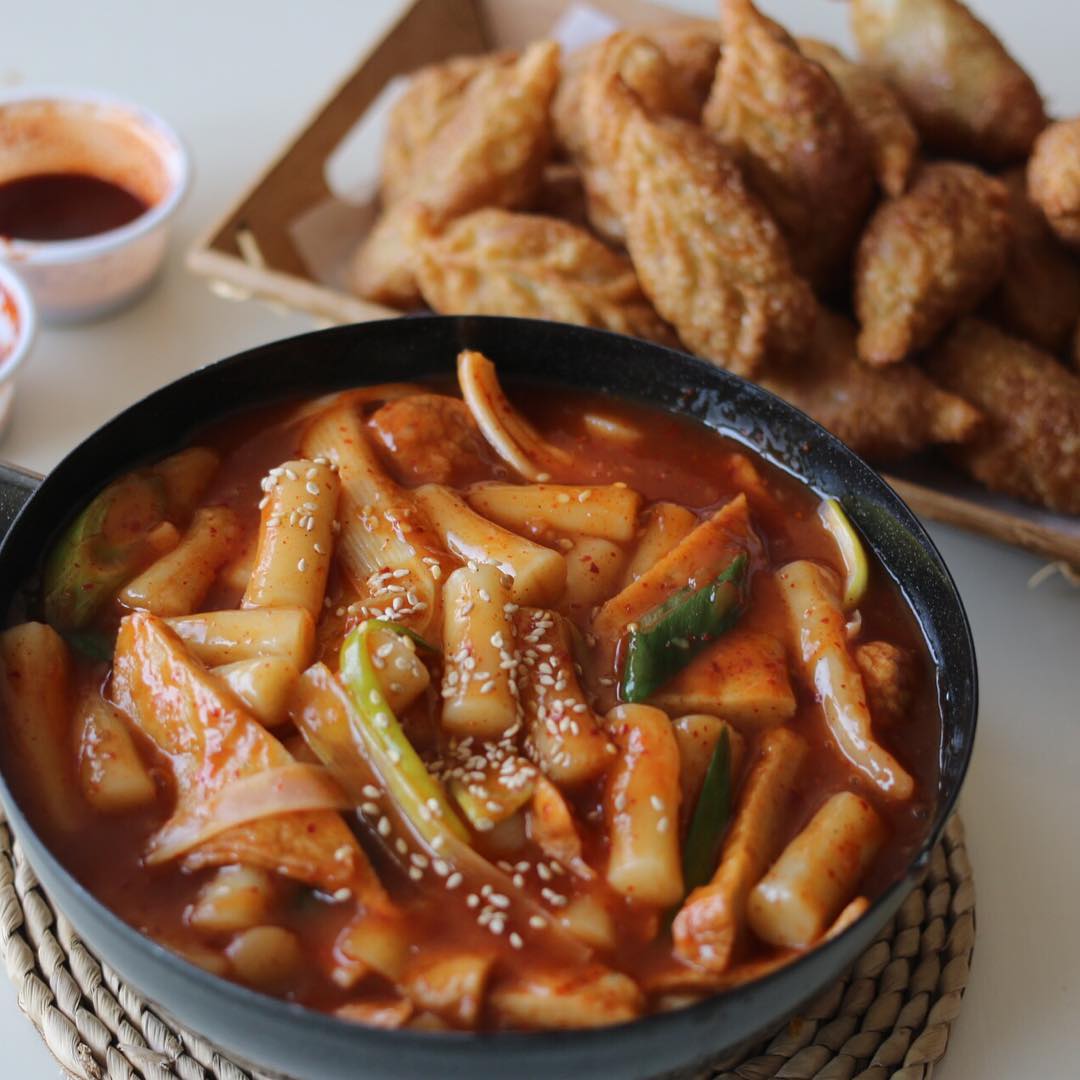 Korean dining practices - tteokbokki