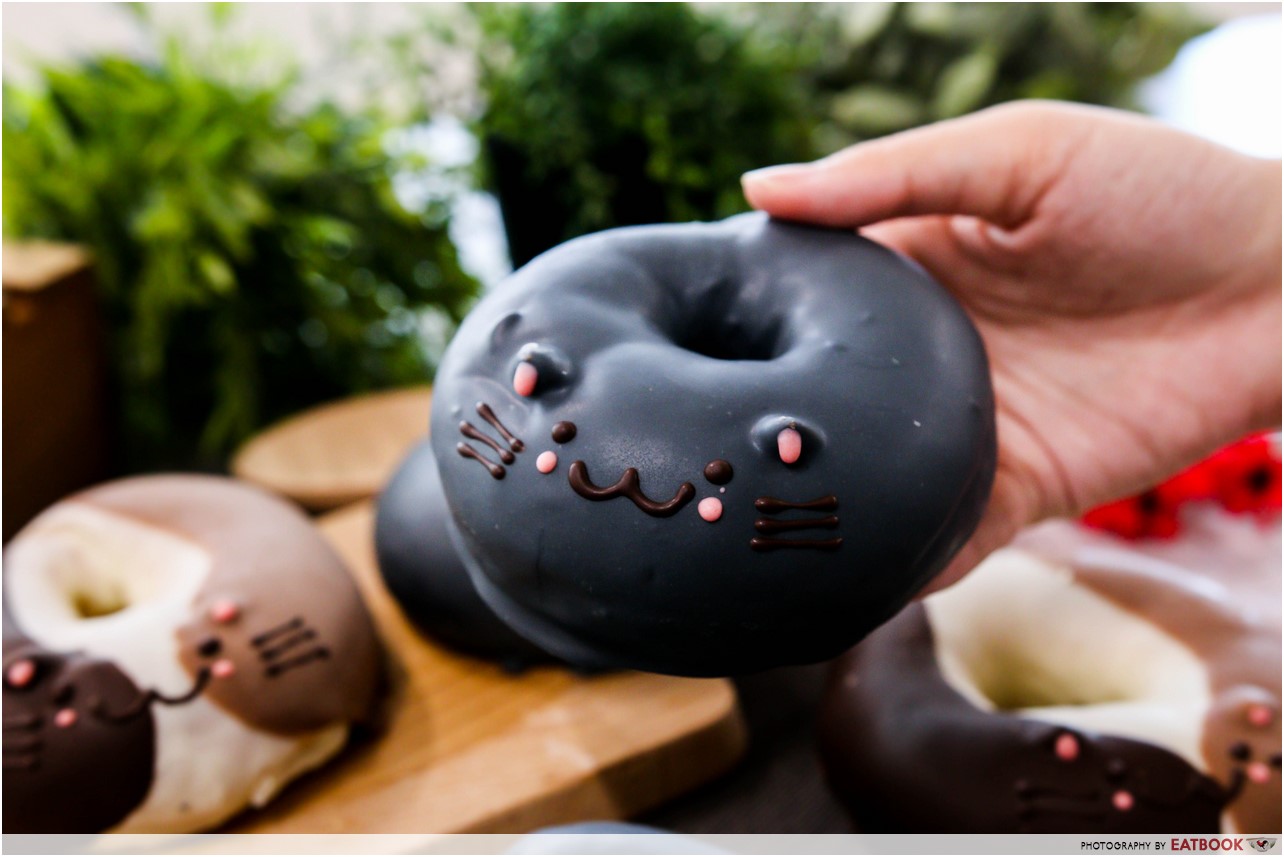 cat donuts - black cat donut