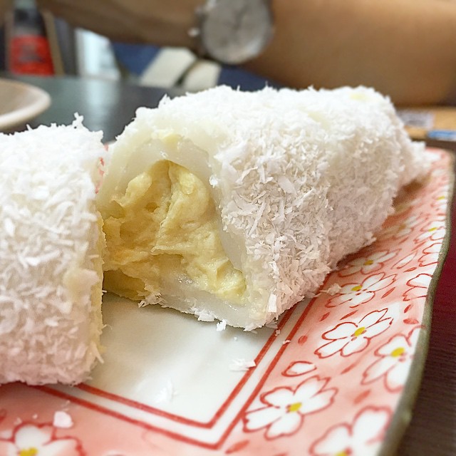 Durian Snacks - Durian Sticky Rice Roll