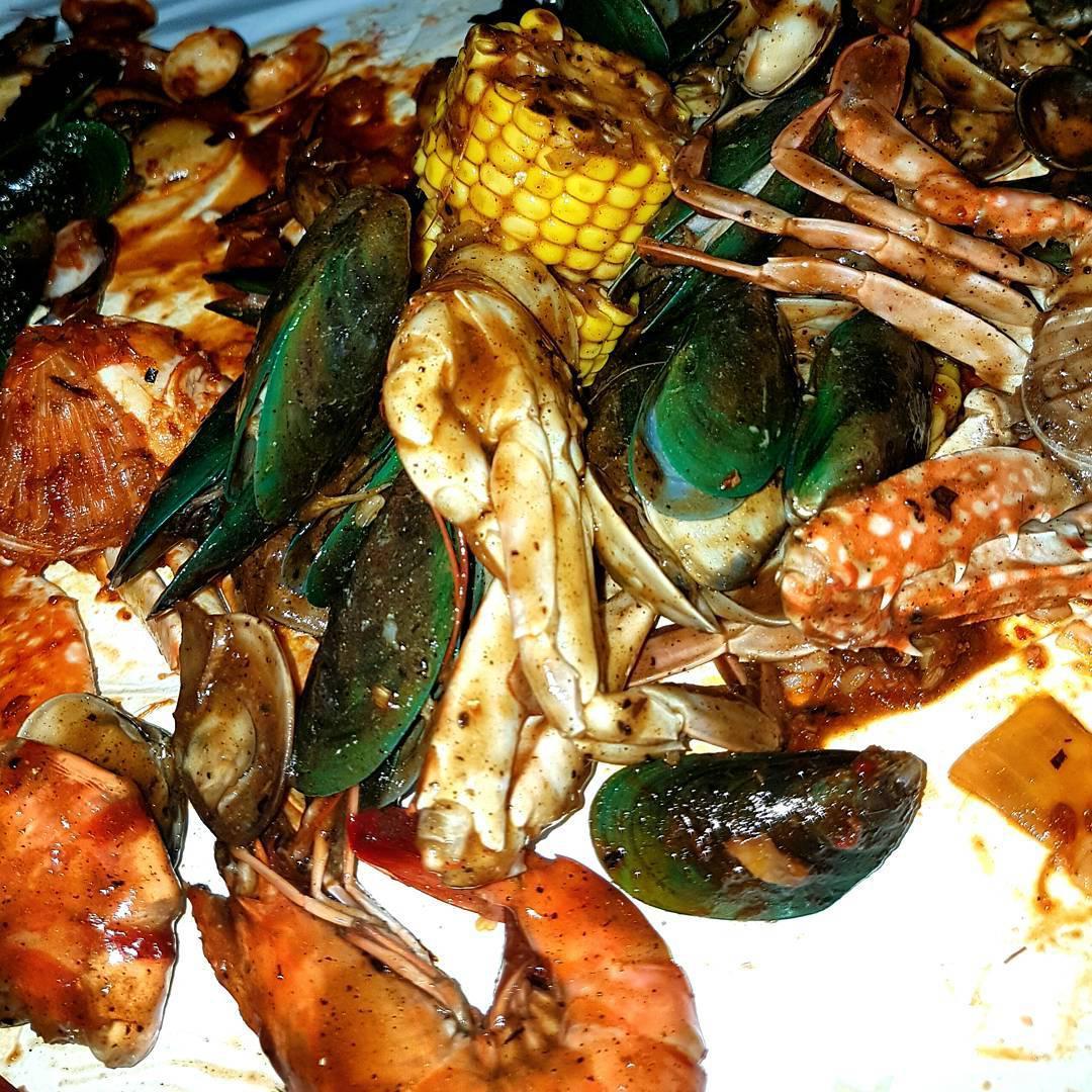 Halal Seafood Bucket - Claw Industry