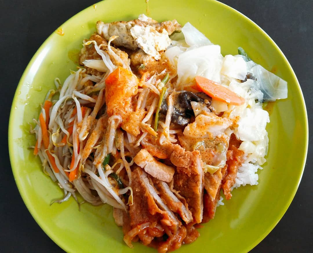 Clementi 448 - Yong Fa Hainanese Curry Rice & Curry Fish Head