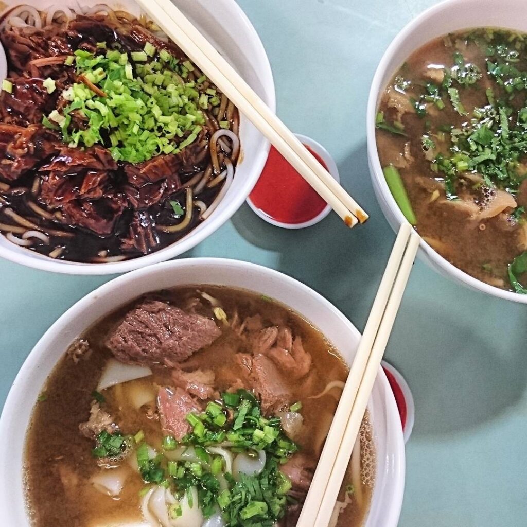 Toa Payoh Lorong 8 Market & Food Centre - Joochiat Beef noodles by @wen.jiak.where