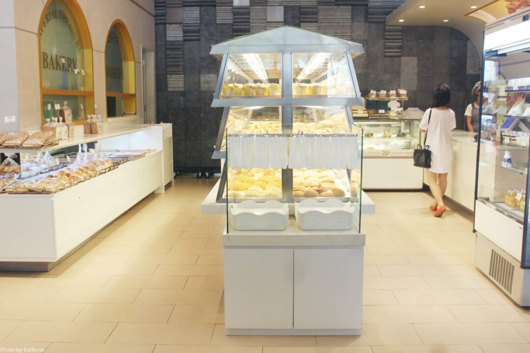 10 Best Bakeries That Are Weird But Delicious That You'll Loaf To Visit