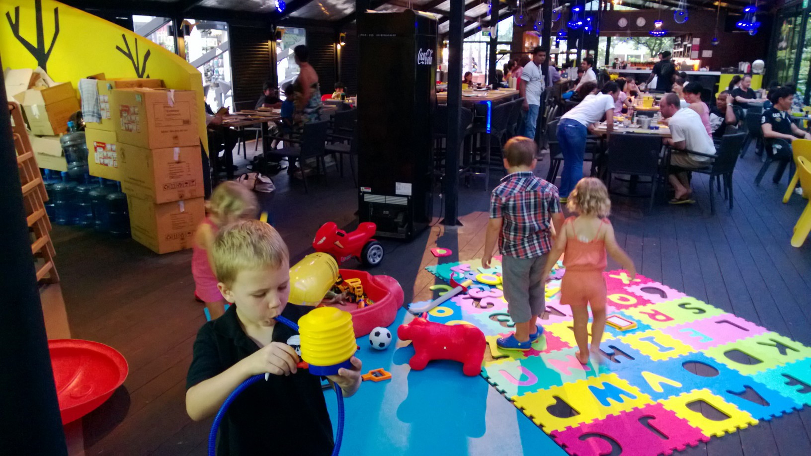 child-entertainment-facilities-restaurants-4