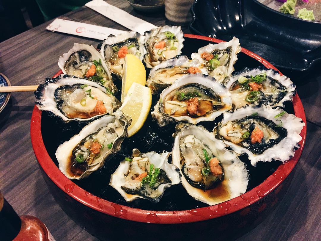 10 Date Night Worthy Restaurants To Get Fresh Oysters For 2 Or Less