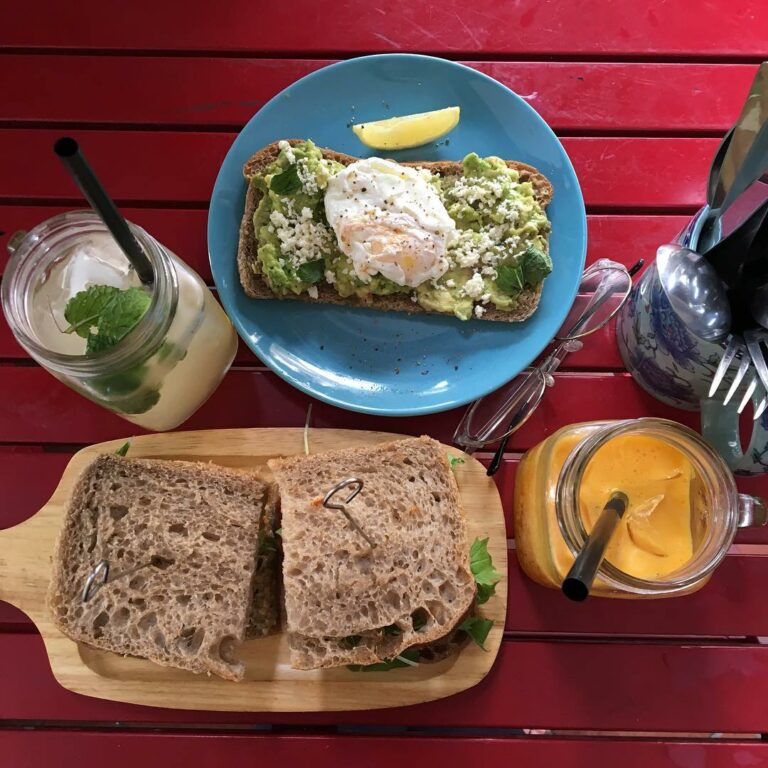 10 Affordable Brunch Places To Fill Your Tummy At For 10 Or Less