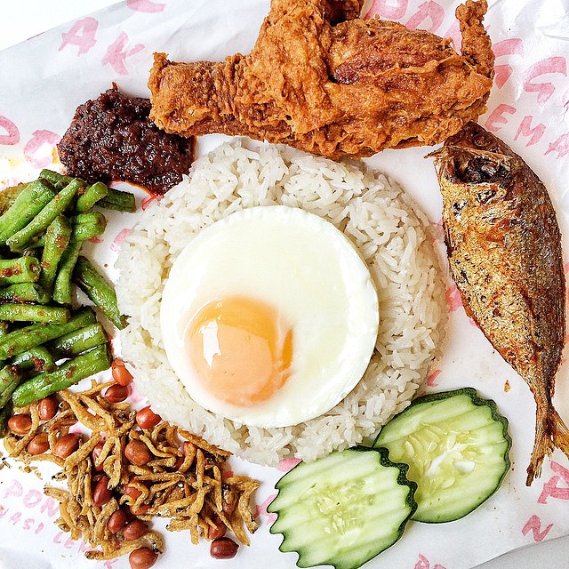 cheap-and-good-nasi-lemak-singapore-2