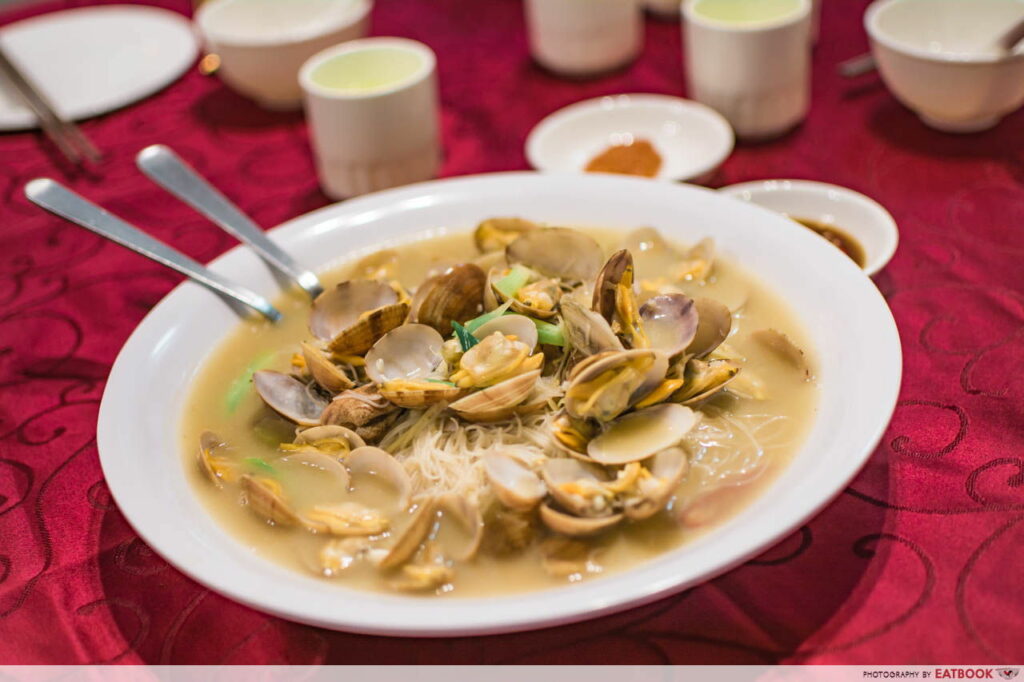 De'Beer Seafood Restaurant Review Crazylooking Flaming Chicken Dish