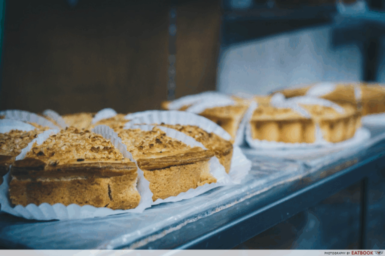 dona-manis-banana-pie-shelf