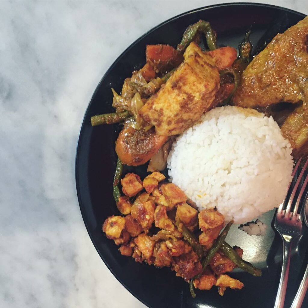 10 Budget Halal Food Places In Orchard That'll Let You Have A Meal At