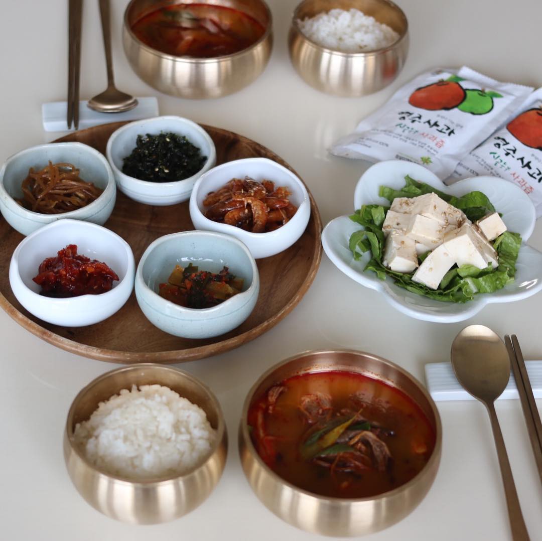 Korean dining practices - table setting