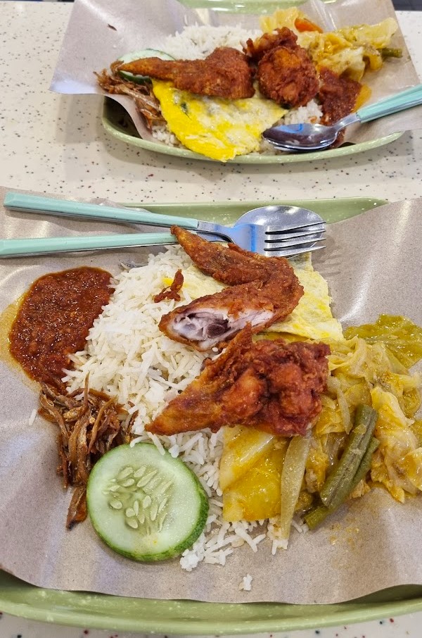 tiong-bahru-market-super-shiok-nasi-lemak