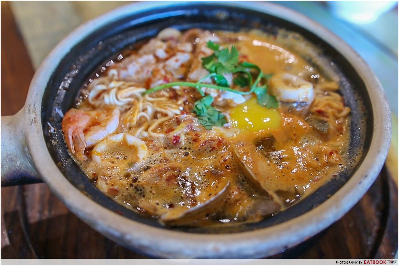 customisable spicy food - tom yum mama