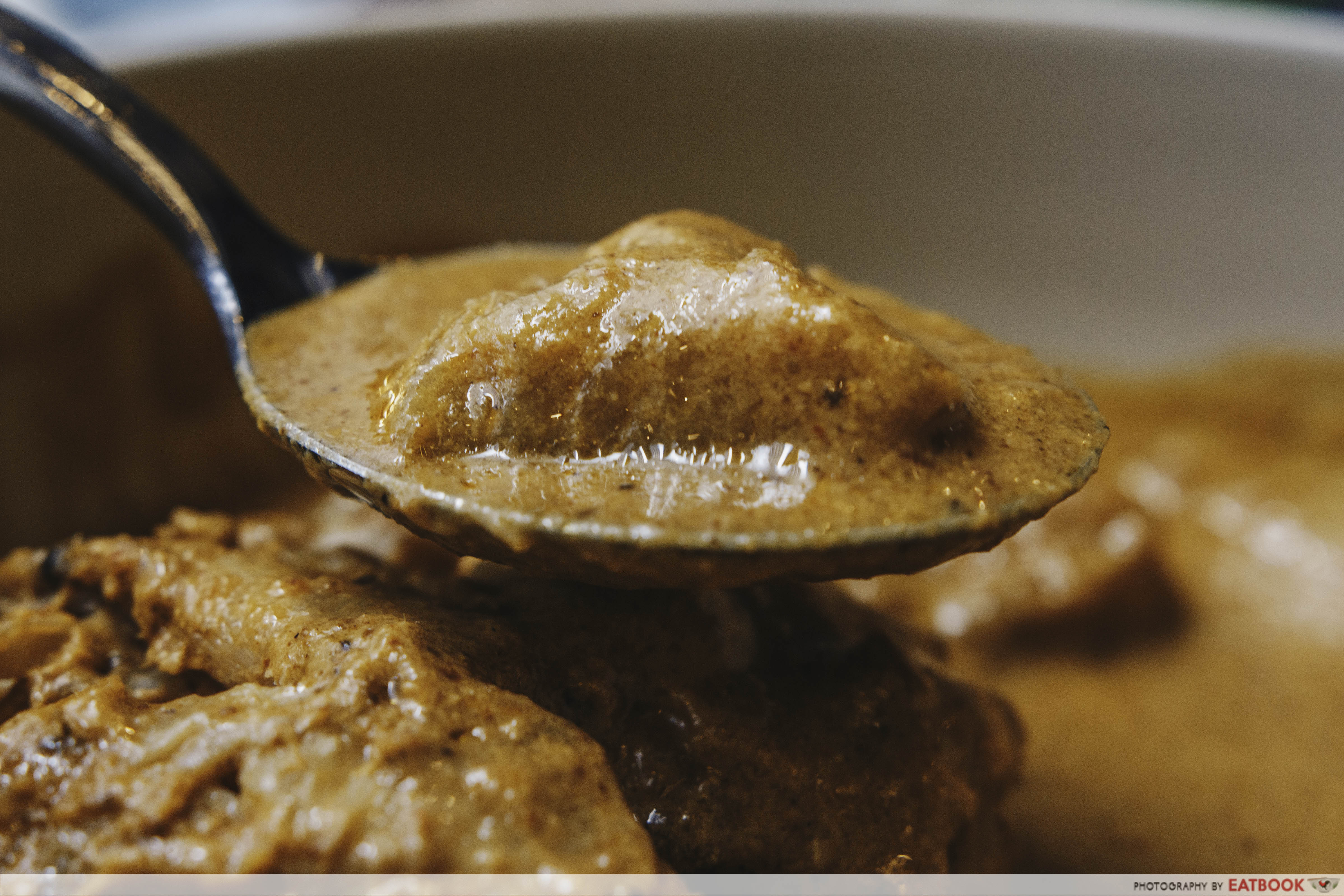 Som Tam - Massaman Curry With Roti Spoon Shot