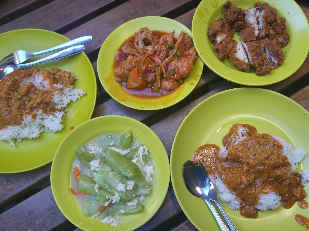 9 Most Famous Curry Rice Spots In Singapore For Cheap And Shiok Curry ...