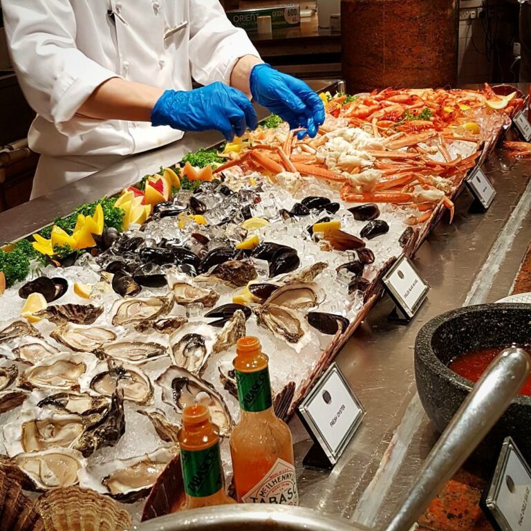 10 Atas Hotel Seafood Buffet Lobangs That Let You Feast At Up To 50% ...