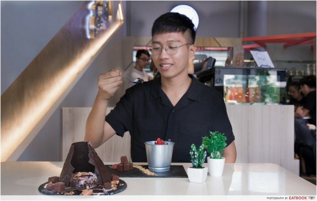 Fro Roll Review: Dark Chocolate Volcano And Strawberry Ice-Cream Pot At ...