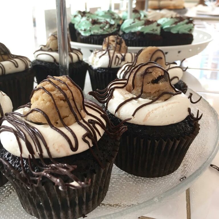 8 Halal Dessert Spots Near Bugis MRT With InstaWorthy Desserts Below