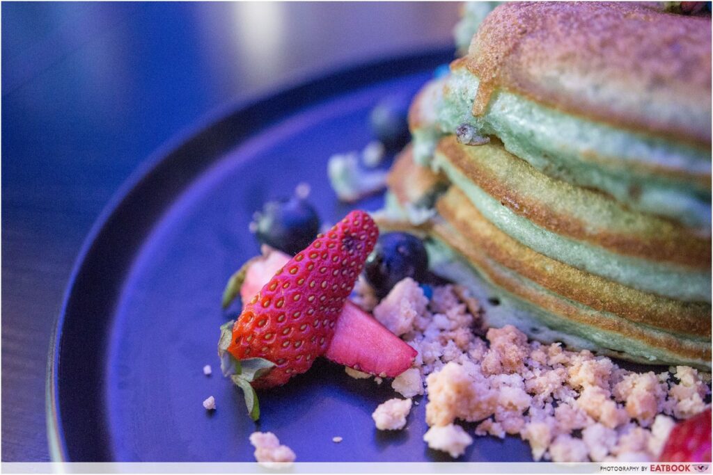 Blue Willow - pancake close up