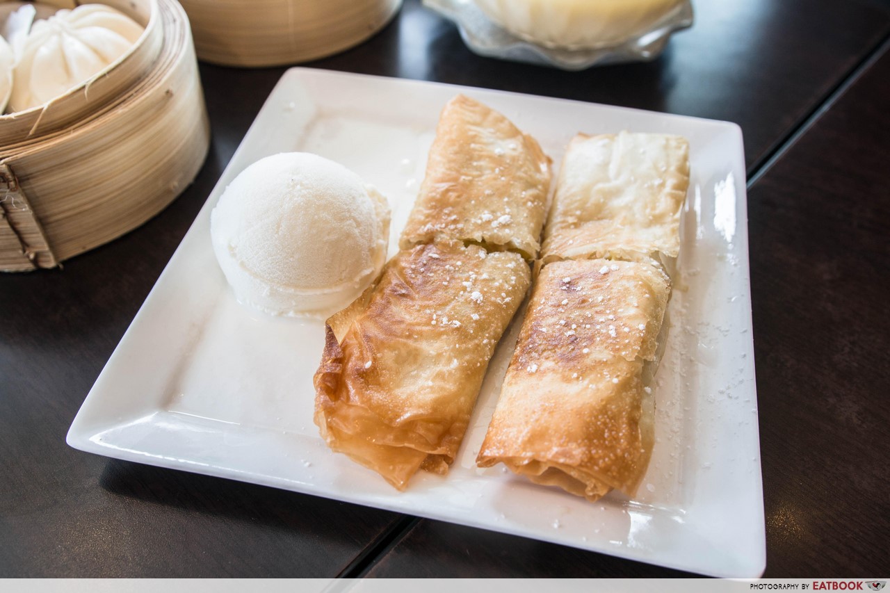 Hong Kong Dessert - Fried Durian Roll with Ice-cream