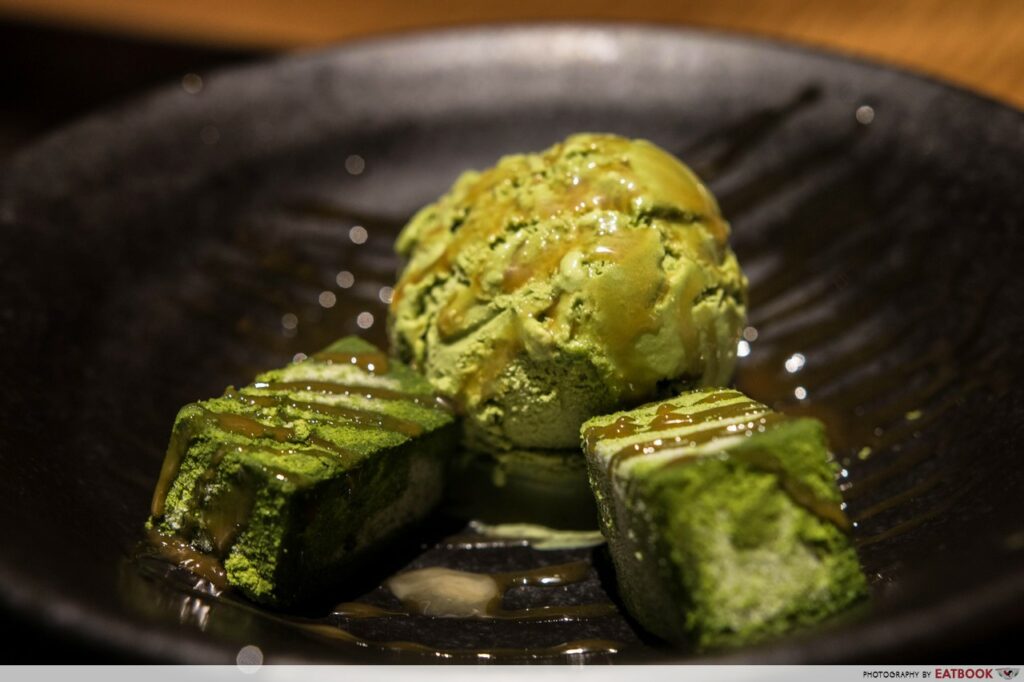 Nadai Fujisoba Ni-Hachi Matcha Warabi Mochi with Caramel Sauce