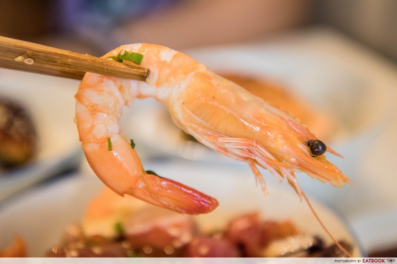 district sushi - bara chirashi don prawn