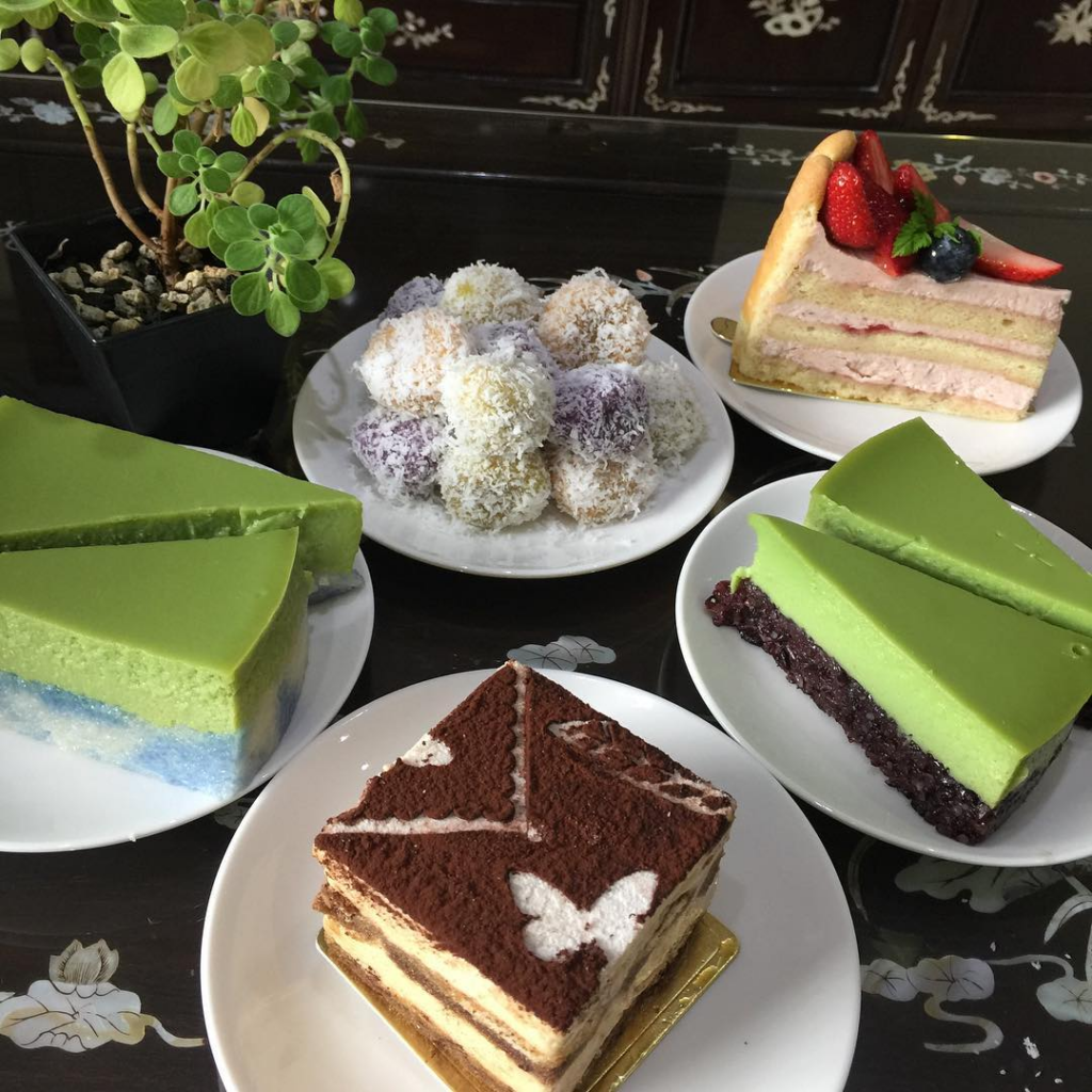 Modern Peranakan Kueh Niche Savoureuse