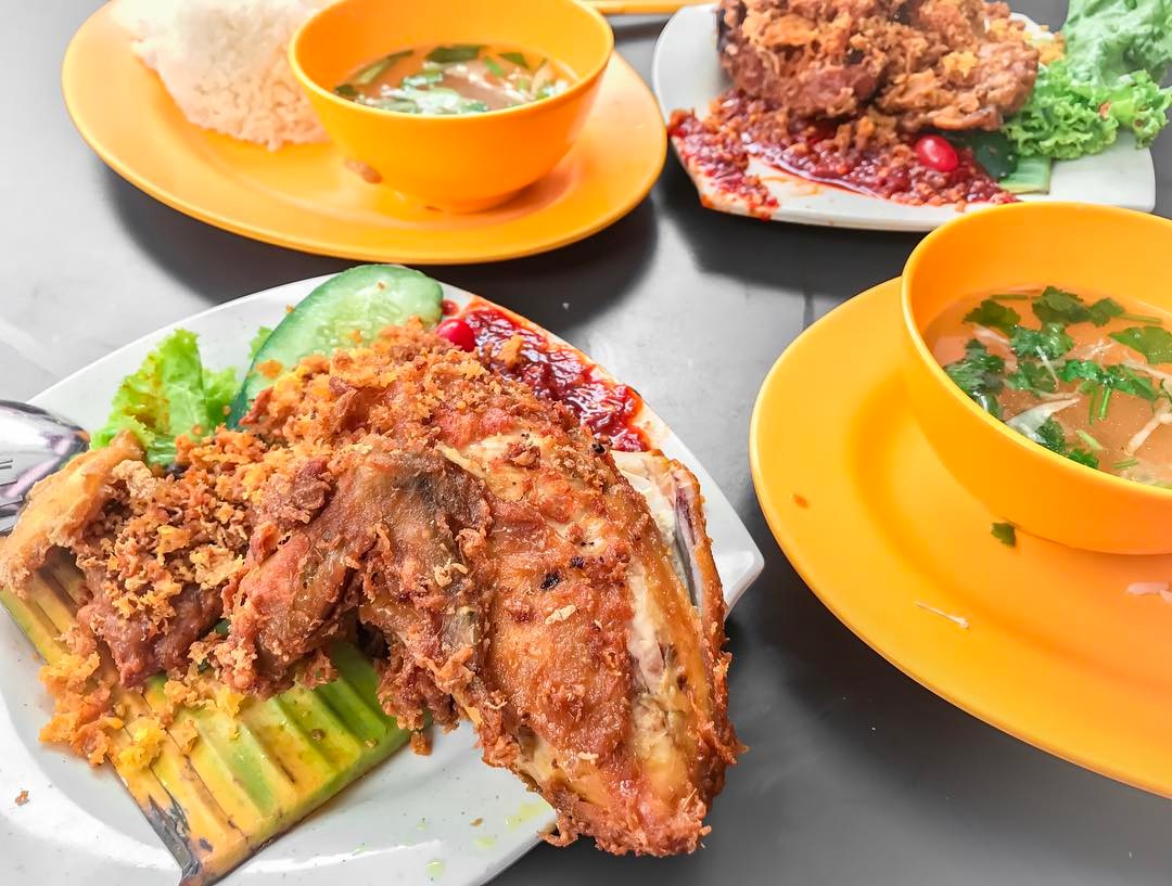 famous ayam penyet- nur indah-min