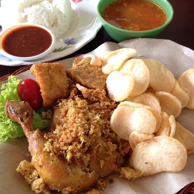 famous ayam penyet - stall no. 1-min