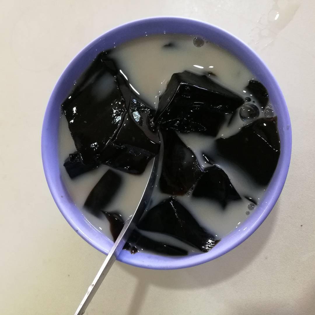 pek kio food centre - Grass Jelly and Soya Bean