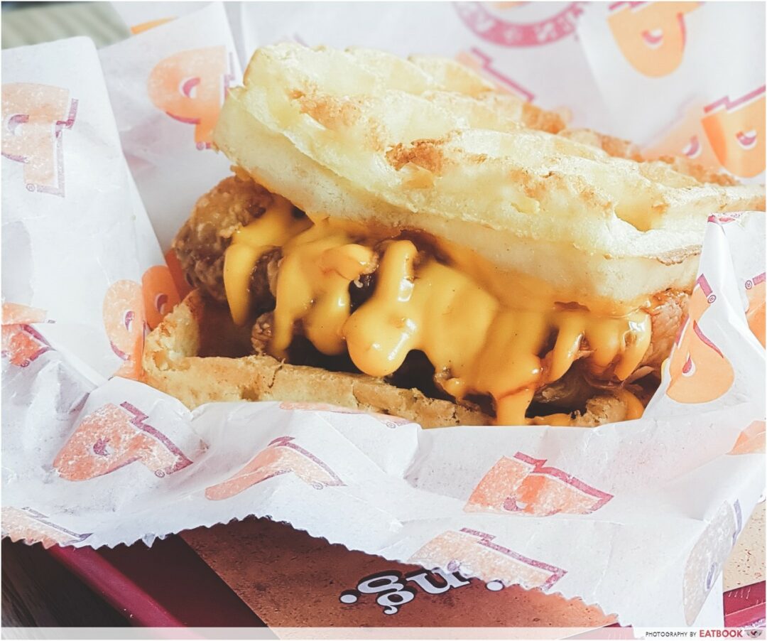 Popeyes Has A New Chicken And Waffle Dish EatBook.sg Local