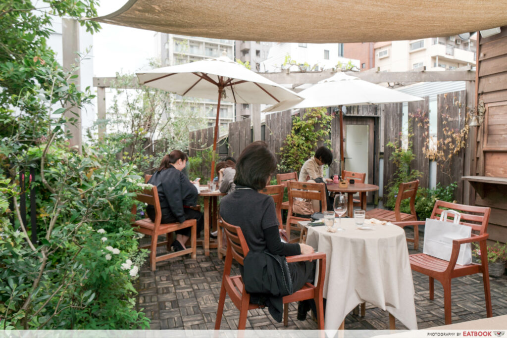 Tokyo treehouse cafe - rooftop