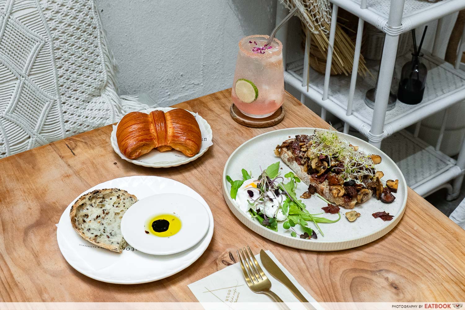 penang-cafes-Utoo-Boho-Cafe-flatlay