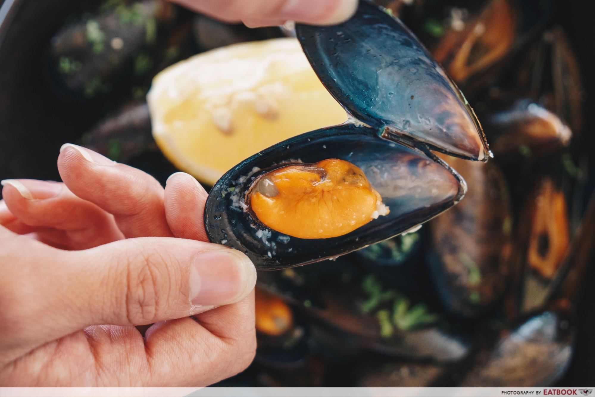 La Pizzeria - Sauteed Mussels