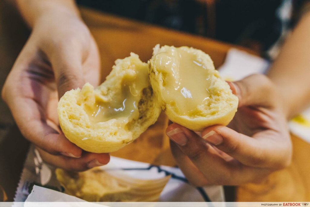 phoenix lava durian lava buns inside