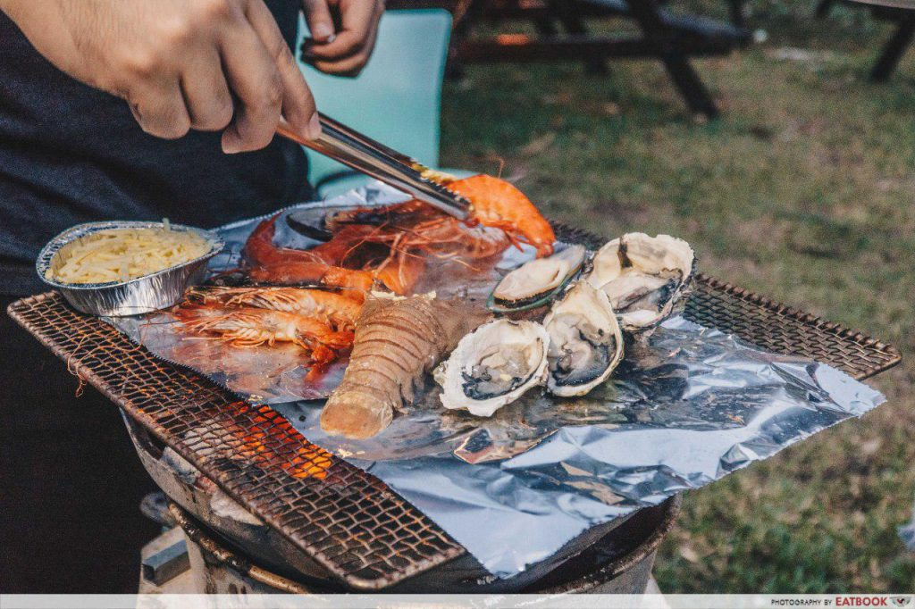 BBQ Seafood Buffet - The Three Peacocks