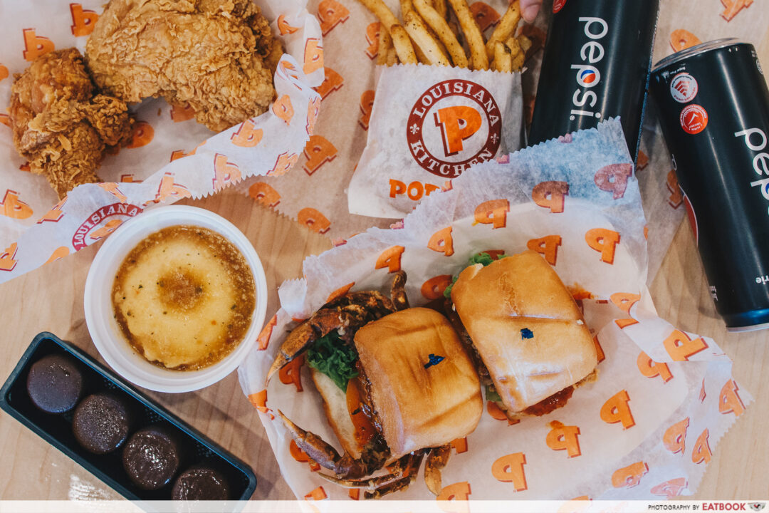 Popeyes Has A New LimitedTime Fried SoftShell Crab Mantou Burger EatBook.sg Local