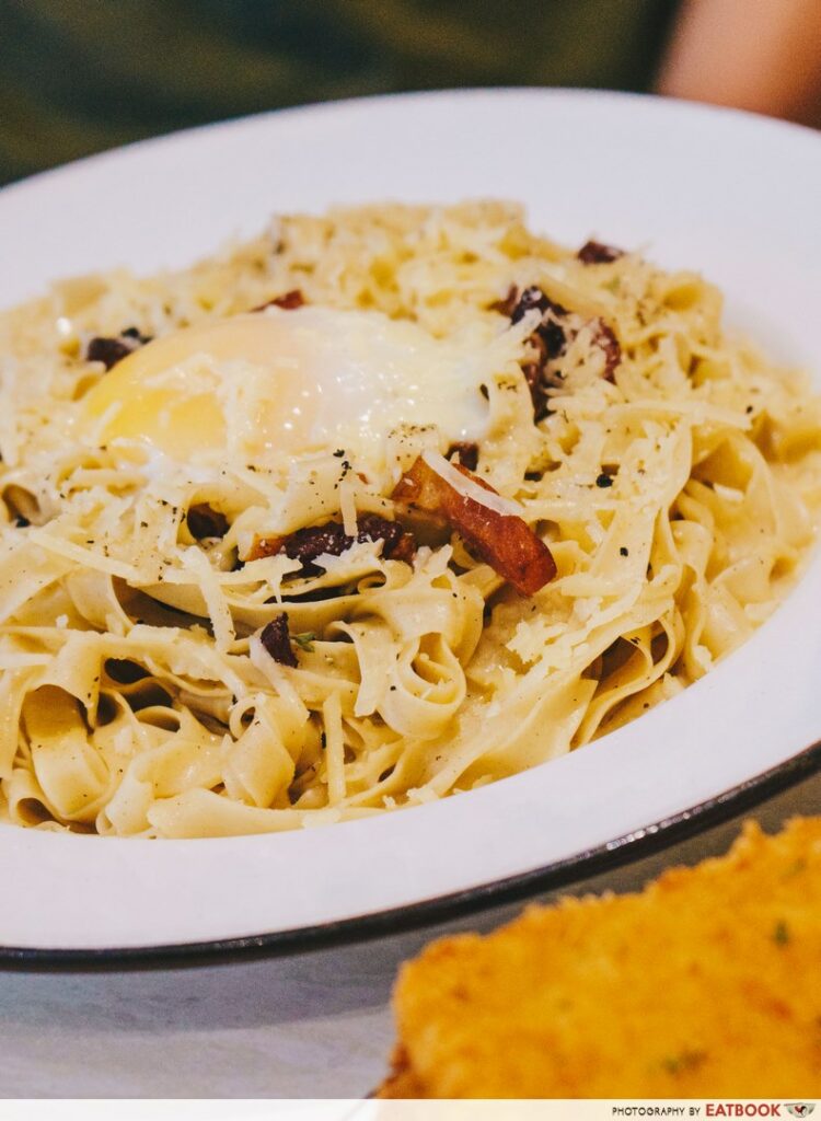 Pastaria Abate Carbonara Close