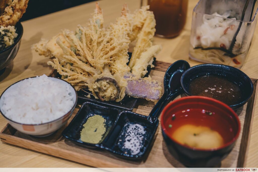 Seafood in the west akimitsu tempura rice set