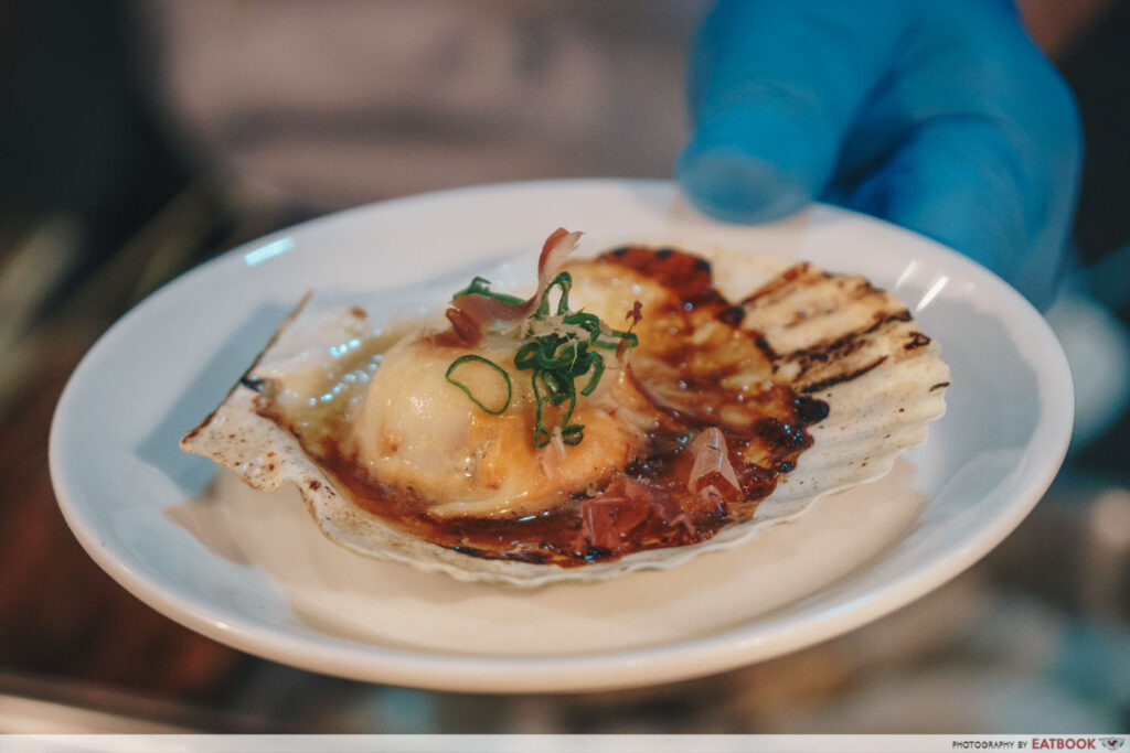 Crab buffet - grilled scallop