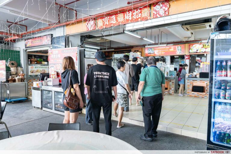 chef-kangs-noodle-house-queue