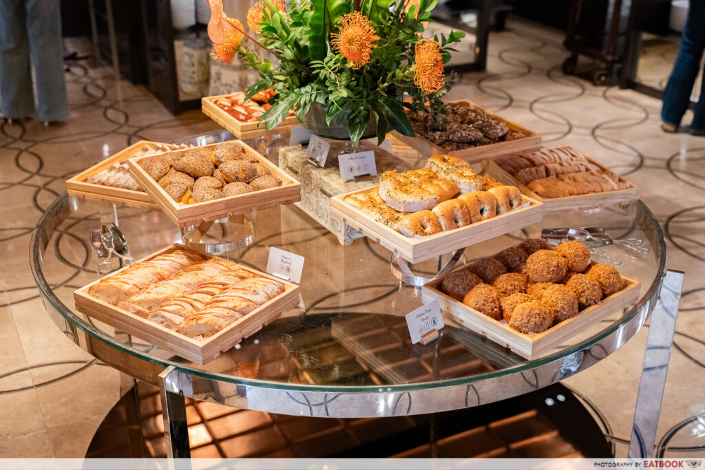 colony-buffet-bread-display