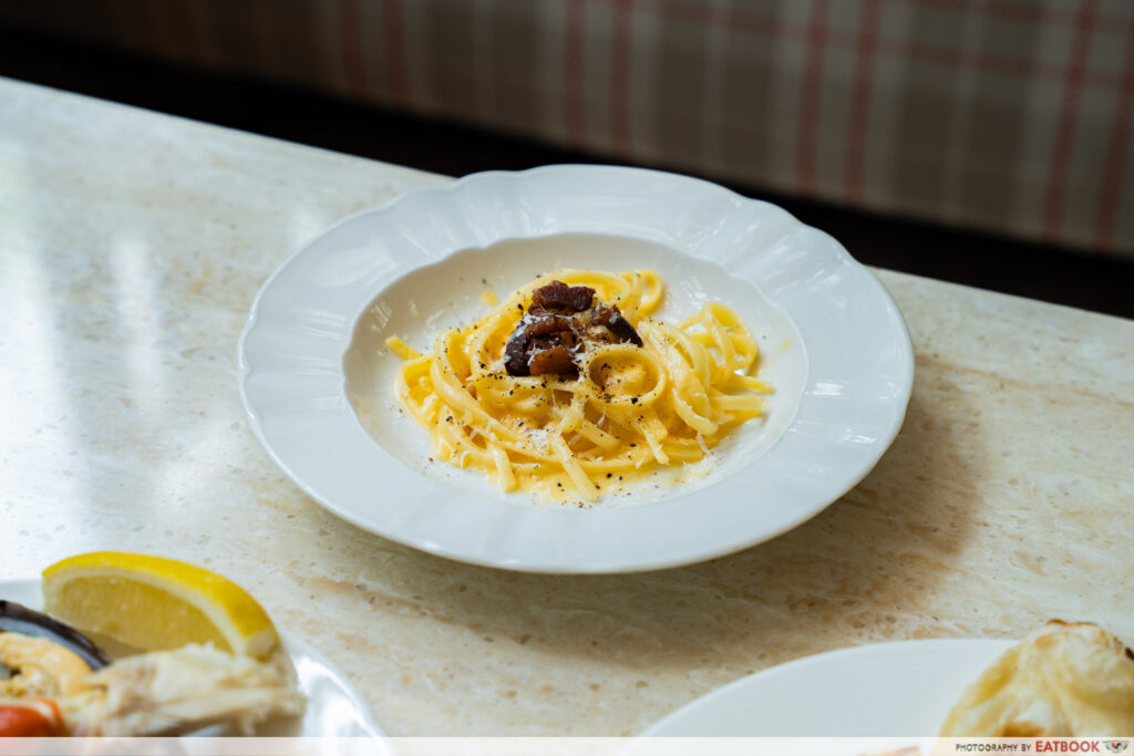 colony-buffet-carbonara