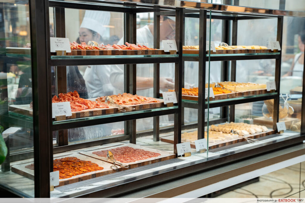 colony-buffet-charcuterie