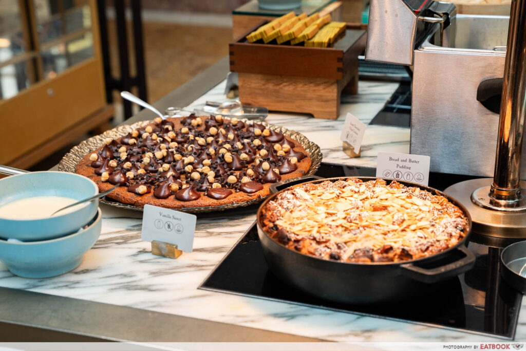 colony-buffet-desserts