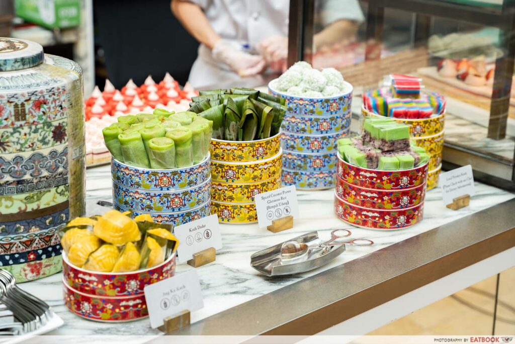 colony-buffet-kueh