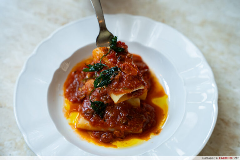 colony-buffet-pasta-tomato