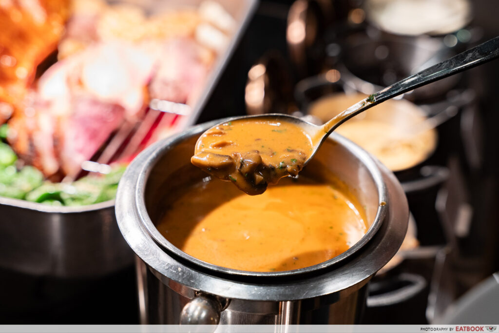 colony-buffet-sauce